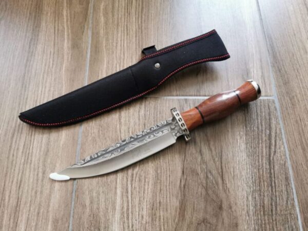 Голям Ловен нож с Дървена дръжка и Гравирано Острие. Подарък за Мъже Ножове, Мечове ловен нож 2