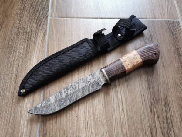 Ловен Нож с Дамасково Острие. Подарък за мъж Ножове, Мечове ловен нож